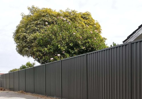 The Pros and Cons of Colorbond Steel Fencing: An Expert's Perspective