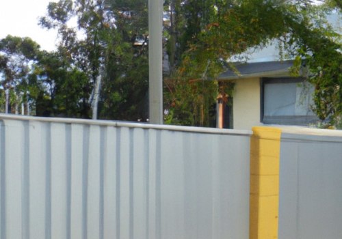 Installing a Colorbond Fence in Windy Areas: Expert Tips